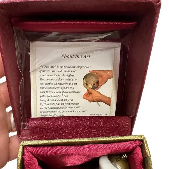 Ne'Qwa Art Peace Cardinal With Black and White Border Ornament Season Of Peace 4 - Picture 6 of 10